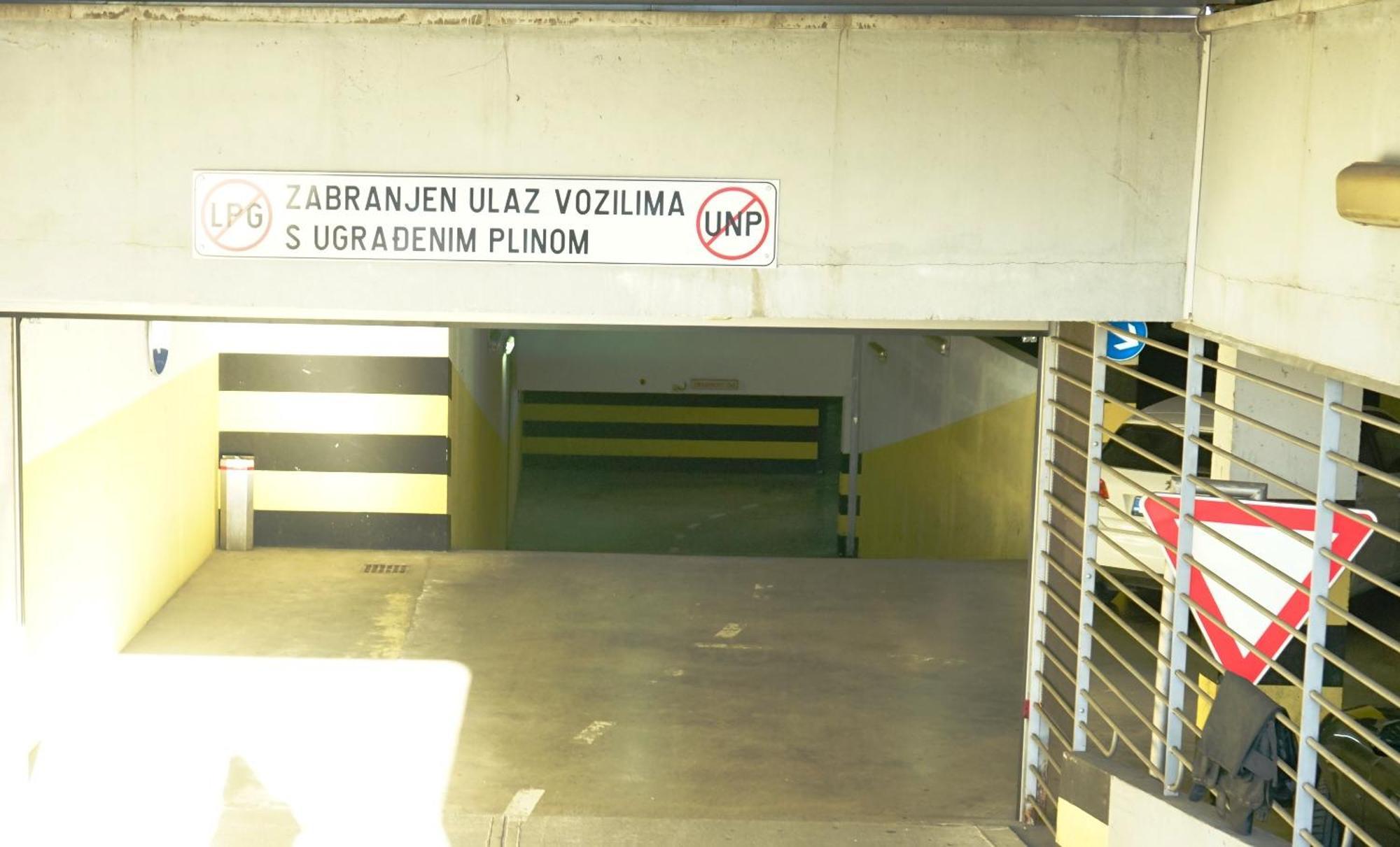 Bura2 , With Private Parking In The Garage Apartment Split Exterior photo