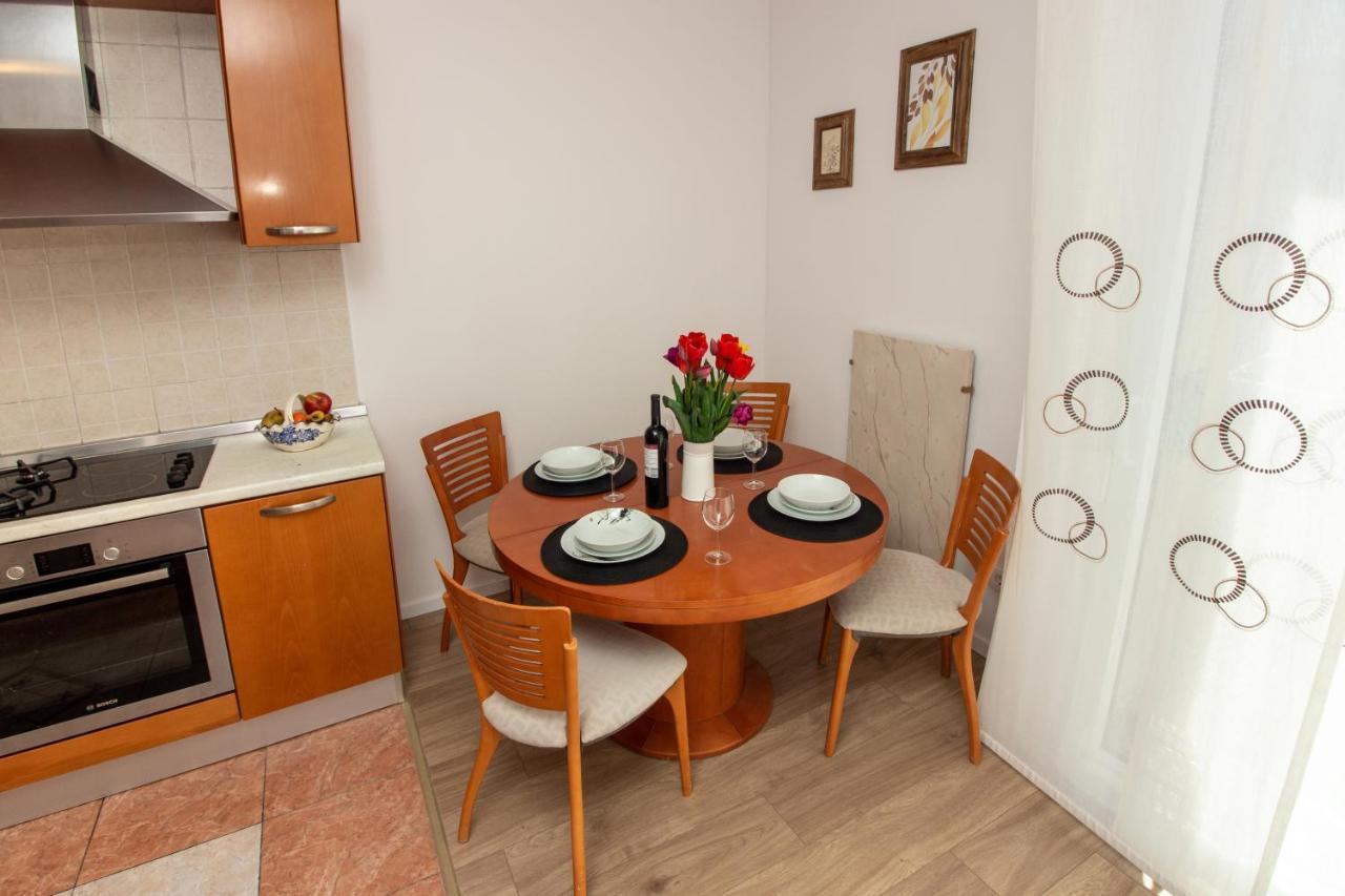 Bura2 , With Private Parking In The Garage Apartment Split Exterior photo