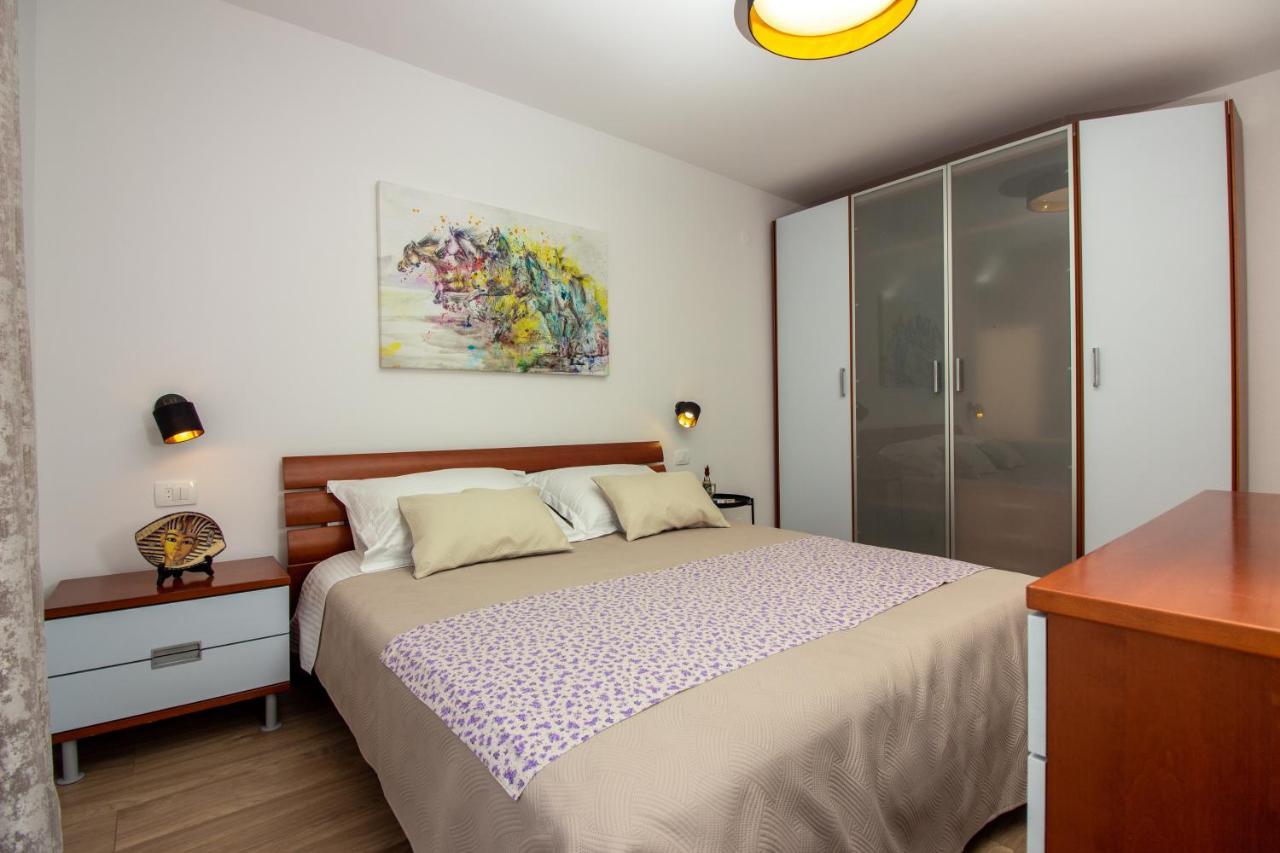 Bura2 , With Private Parking In The Garage Apartment Split Exterior photo