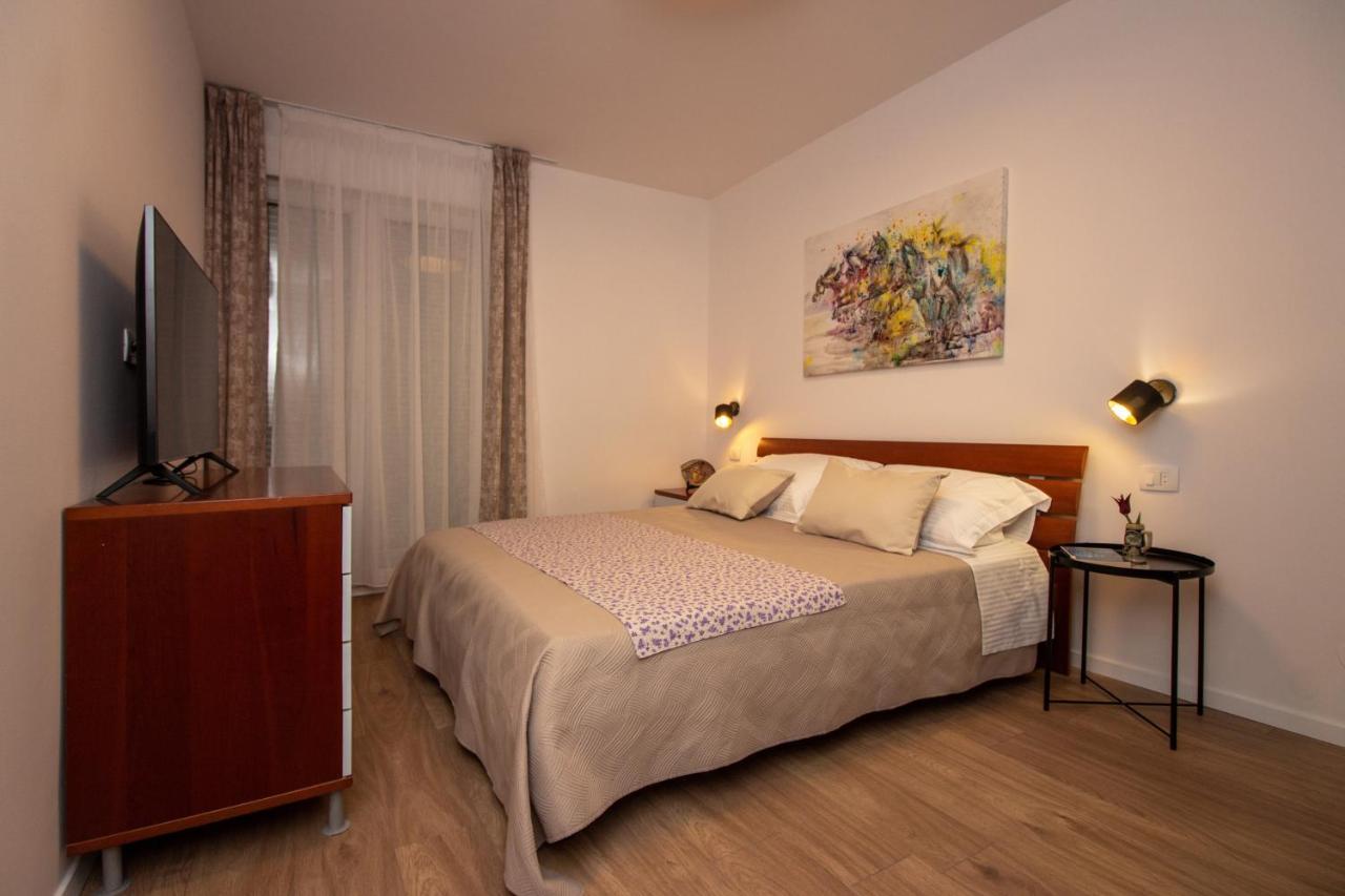 Bura2 , With Private Parking In The Garage Apartment Split Exterior photo