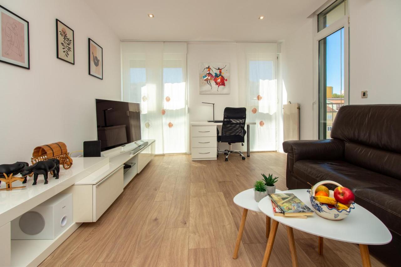 Bura2 , With Private Parking In The Garage Apartment Split Exterior photo