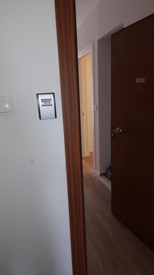 Bura2 , With Private Parking In The Garage Apartment Split Exterior photo